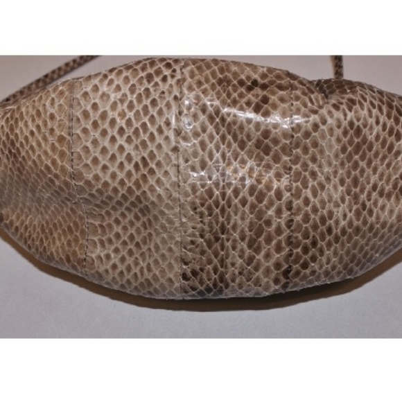 This Spanish Cobra WokeUp2Find He WasA Vintage Bag - Picture 7 of 7